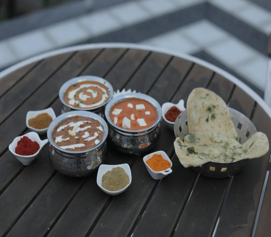 360 South, Khandala Lonavala Luaran gambar